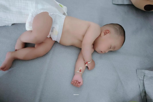 微山孕妇肚子一跳一跳